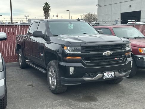 Used 2018 Chevrolet Silverado 1500 LT w/ All Star Edition image 2