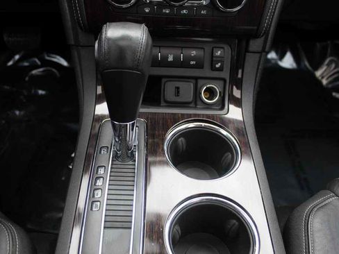 Used 2017 Chevrolet Traverse LT image 24