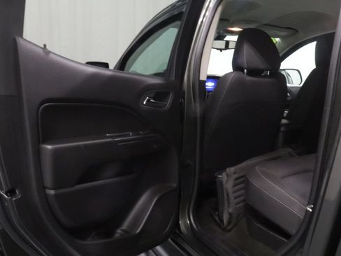 Used 2018 Chevrolet Colorado LT w/ LT Convenience Package AWD/4WD image 9