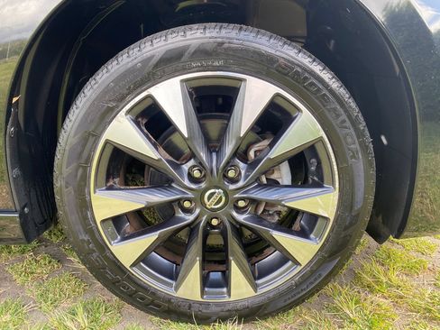 Used 2019 Nissan Sentra SR FWD image 27