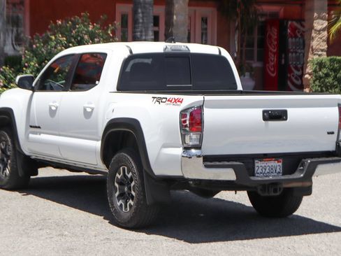 Used 2023 Toyota Tacoma TRD Off-Road AWD/4WD image 6