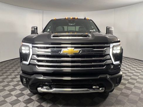 Used 2024 Chevrolet Silverado 2500 High Country w/ Technology Package image 11