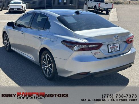 Used 2022 Toyota Camry XLE w/ Navigation Upgrade Package image 5