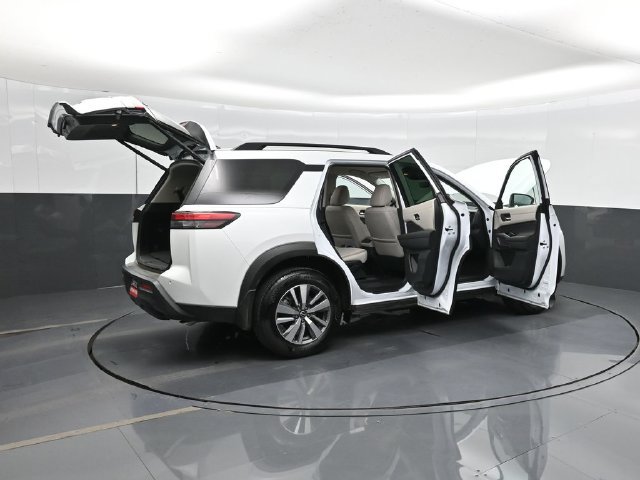 Used 2026 Nissan Pathfinder SL FWD image 59