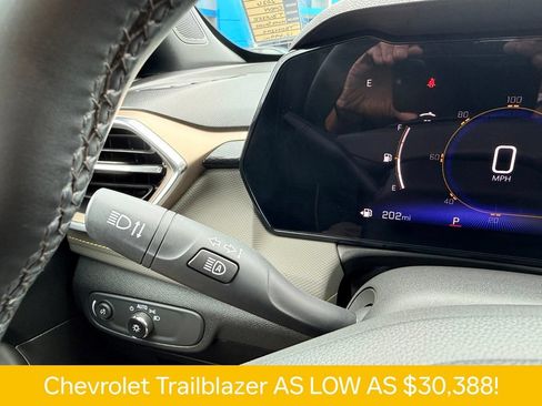 Used 2026 Chevrolet TrailBlazer ACTIV w/ Convenience Package FWD image 24
