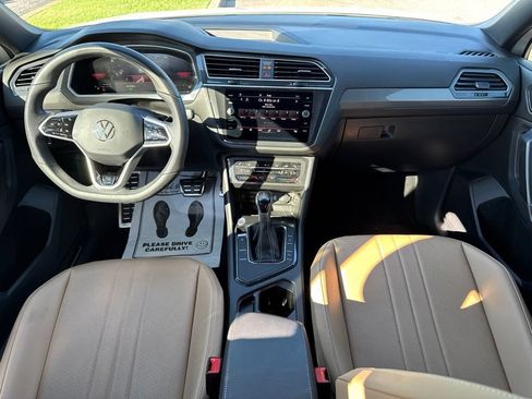 Certified 2023 Volkswagen Tiguan SE R-Line FWD image 29