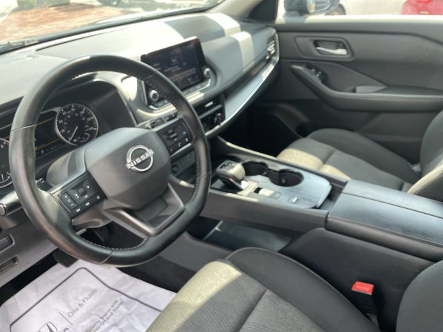 Used 2025 Nissan Rogue SV FWD image 11