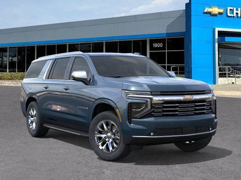 New 2026 Chevrolet Suburban Premier w/ Sun And Tow Package AWD/4WD image 31