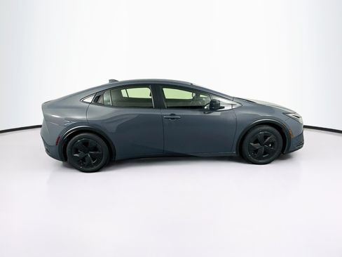 Used 2025 Toyota Prius LE FWD image 10