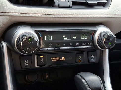 Used 2020 Toyota RAV4 XLE image 15