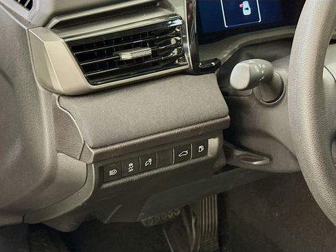 Used 2025 Toyota Camry LE image 17