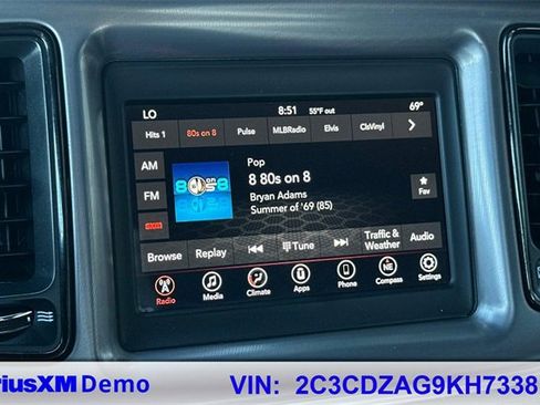 Used 2019 Dodge Challenger SXT image 29