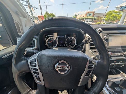 Used 2016 Nissan Titan SL AWD/4WD image 30