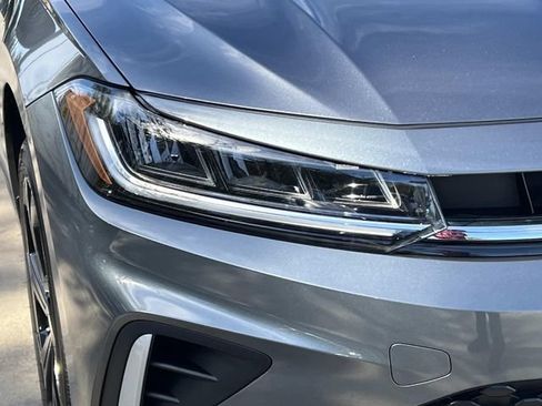 New 2026 Volkswagen Jetta SE FWD image 7