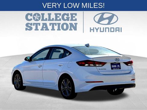 Used 2017 Hyundai Elantra SE image 8
