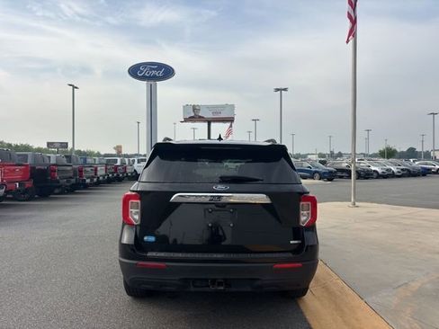 Used 2020 Ford Explorer XLT w/ Comfort Package image 4