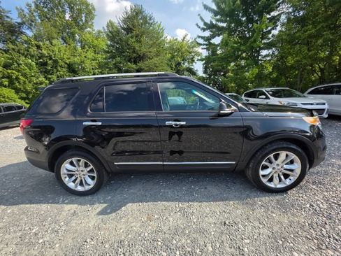 Used 2015 Ford Explorer XLT w/ Equipment Group 202A AWD/4WD image 4