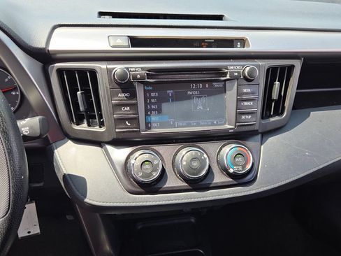 Used 2016 Toyota RAV4 LE FWD image 17