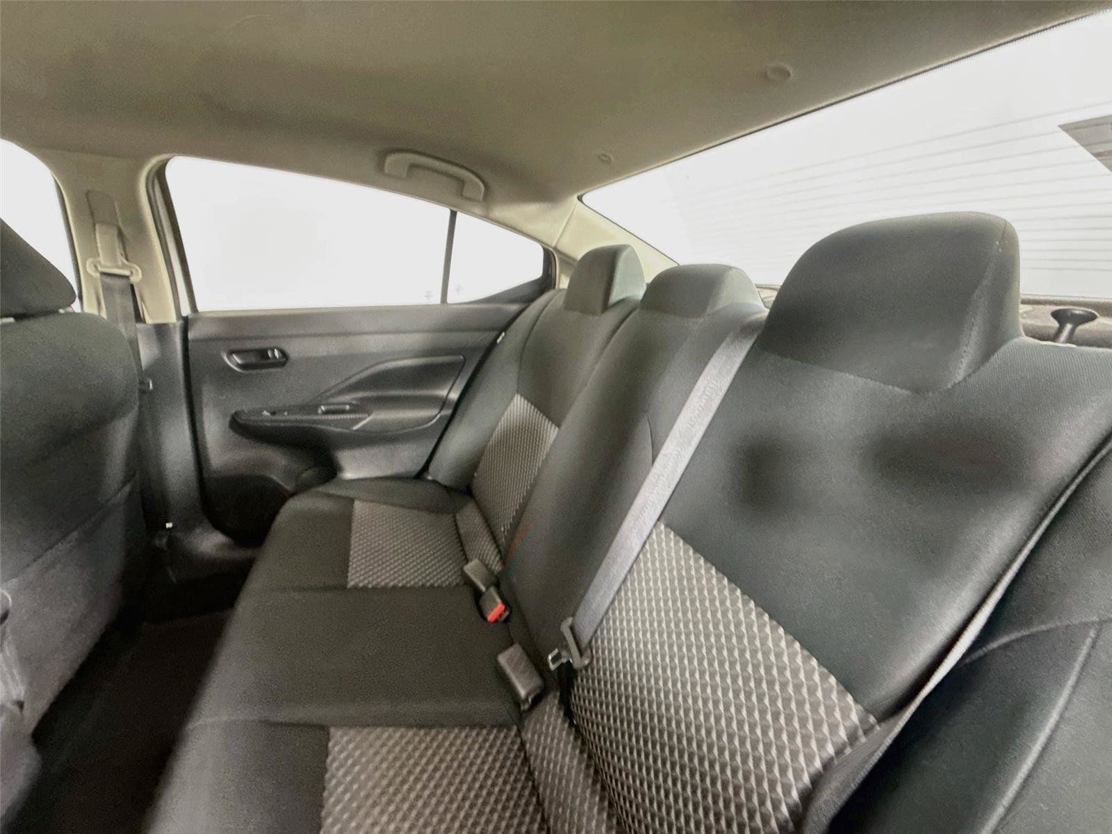 Used 2020 Nissan Versa S FWD image 27