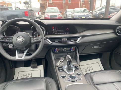 Used 2021 Alfa Romeo Stelvio Ti AWD/4WD image 19