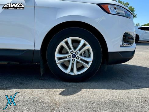 Used 2020 Ford Edge SEL w/ Cold Weather Package AWD/4WD image 9