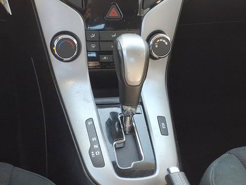 Used 2012 Chevrolet Cruze LT FWD image 6