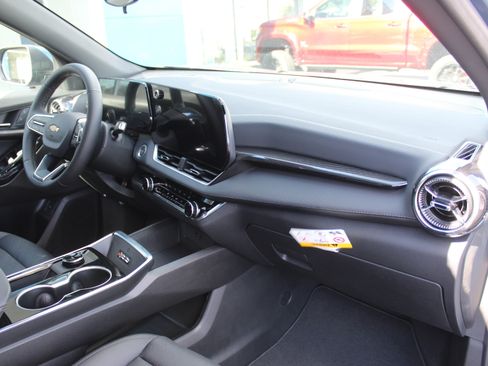 New 2026 Chevrolet Equinox LT w/ Convenience Package II AWD/4WD image 15