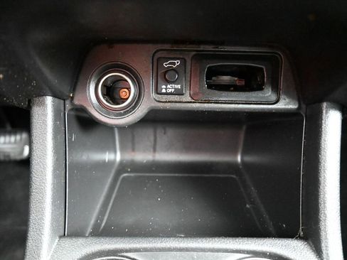 Used 2015 Mitsubishi Outlander SE image 21