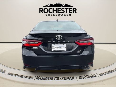 Used 2023 Toyota Camry SE image 5