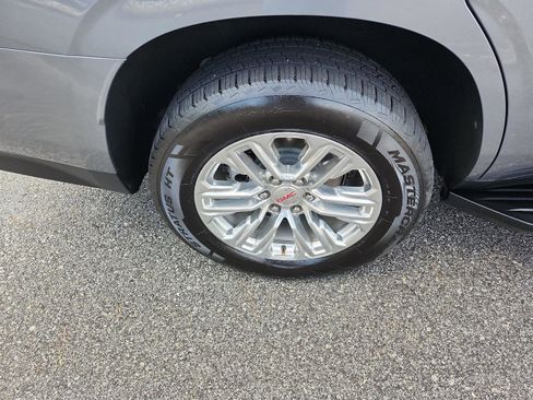 Certified 2022 GMC Yukon SLT w/ SLT Premium Package image 6