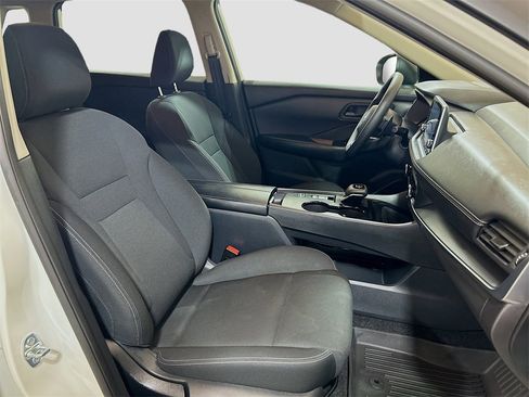 Used 2024 Nissan Rogue S image 24