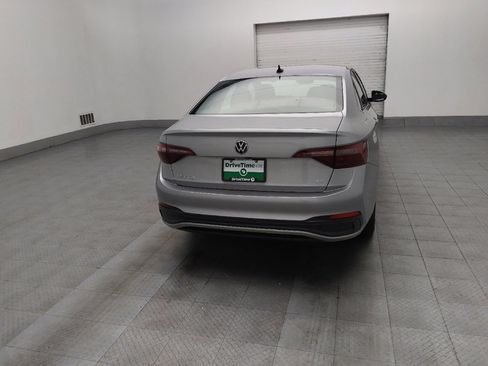 Used 2024 Volkswagen Jetta SE image 7