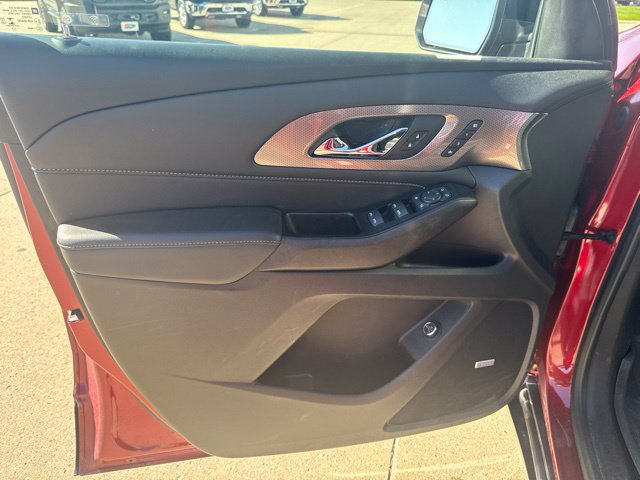 Used 2023 Chevrolet Traverse Premier w/ Redline Edition AWD/4WD image 9
