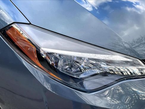 Used 2017 Toyota Corolla LE w/ Carpet Mat Package (TMS) image 24