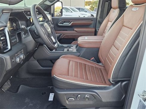New 2026 GMC Sierra 2500 Denali Ultimate image 9