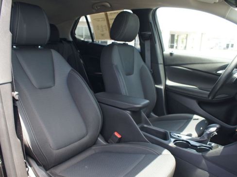 Used 2025 Buick Encore GX Preferred AWD/4WD image 19