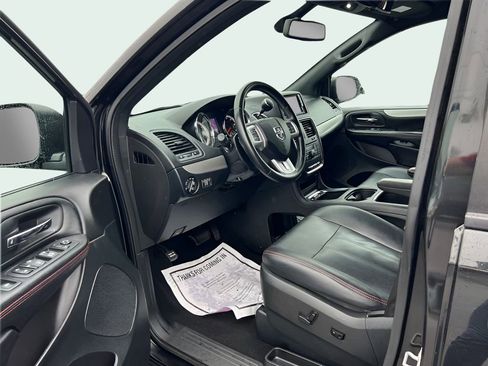 Used 2019 Dodge Grand Caravan GT FWD image 7