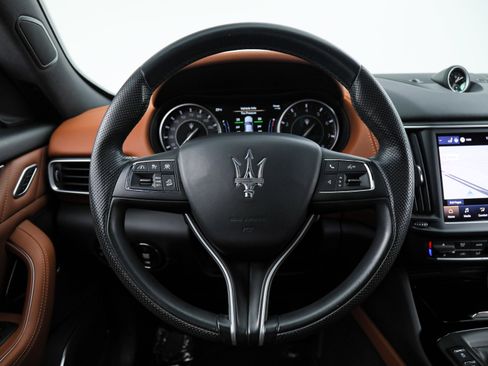 Certified 2023 Maserati Levante GT AWD/4WD image 17
