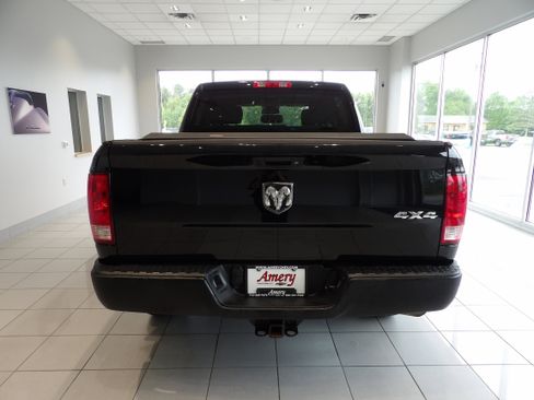 Used 2020 RAM 1500 4x4 Crew Cab Classic image 5