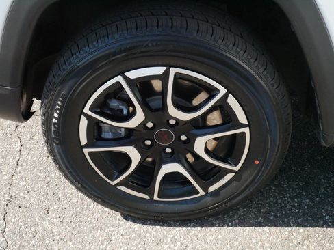Used 2025 Jeep Compass Trailhawk AWD/4WD image 15