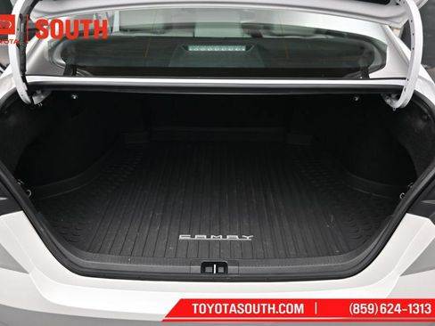 Used 2025 Toyota Camry XLE AWD/4WD image 27