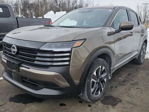 Certified 2025 Nissan Kicks SV image 1