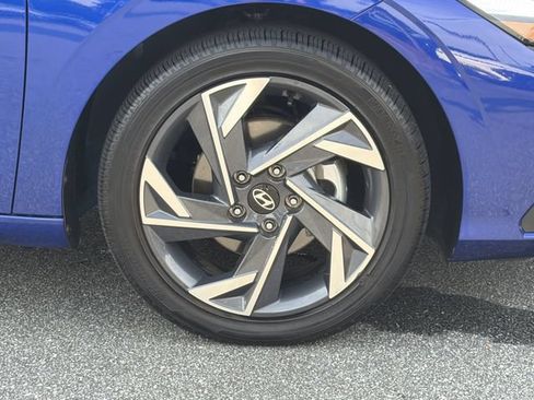 Certified 2025 Hyundai Elantra Sport FWD image 12
