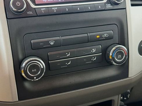 Used 2018 Nissan Frontier SV image 18