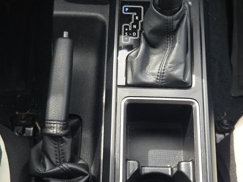 Used 2022 Toyota Tacoma SR image 28