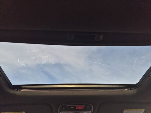 Used 2023 Kia Telluride EX w/ EX Captain's Chair Package image 17