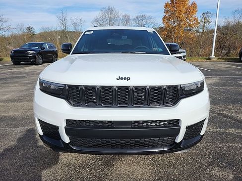 New 2025 Jeep Grand Cherokee L Limited w/ Black Appearance Package image 8