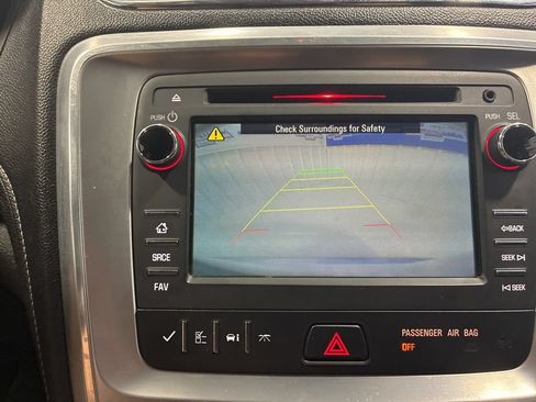 Used 2016 GMC Acadia SLT AWD/4WD image 28