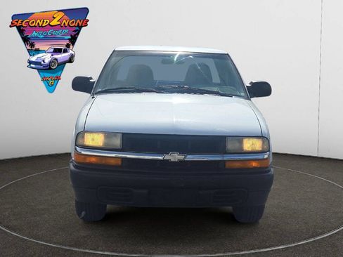 Used 2001 Chevrolet S10 Pickup 2WD Extended Cab image 2