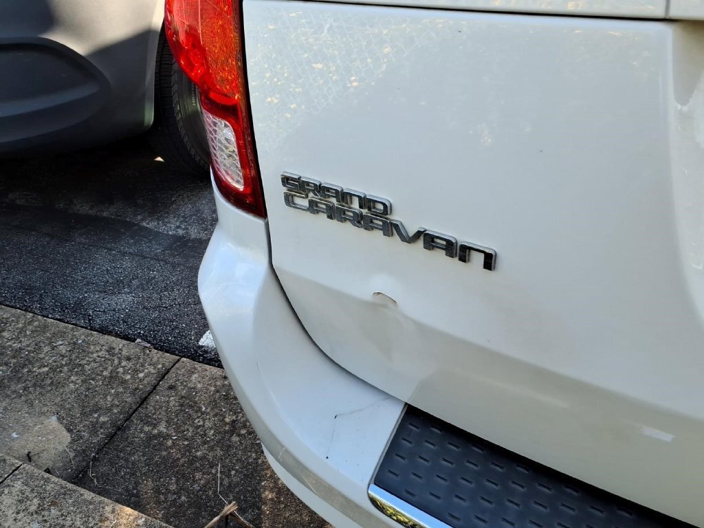 Used 2019 Dodge Grand Caravan SXT w/ Driver Convenience Group FWD image 19